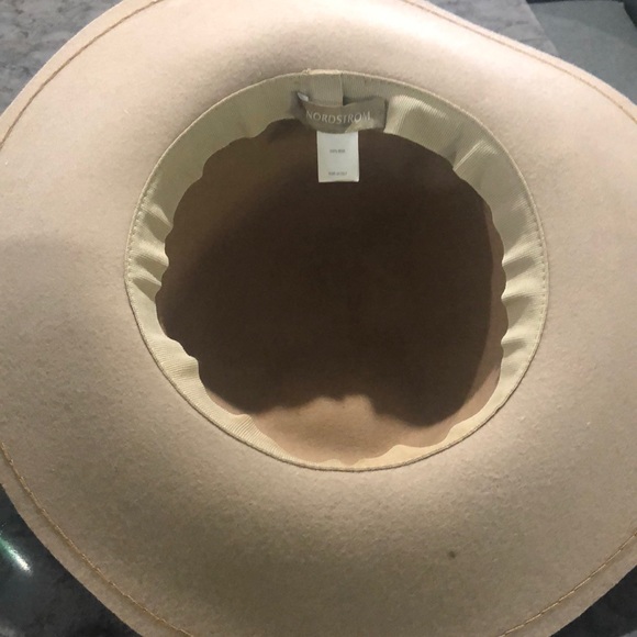 Wool hat - Picture 4 of 5